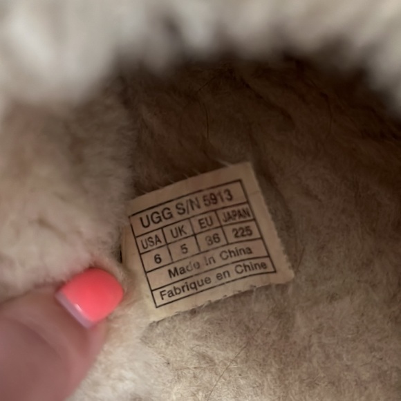 Ugg Slippers - Picture 4 of 5